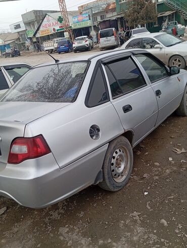 Daewoo: Daewoo Nexia: 2011 г., 0.5 л, Механика, Бензин, Седан