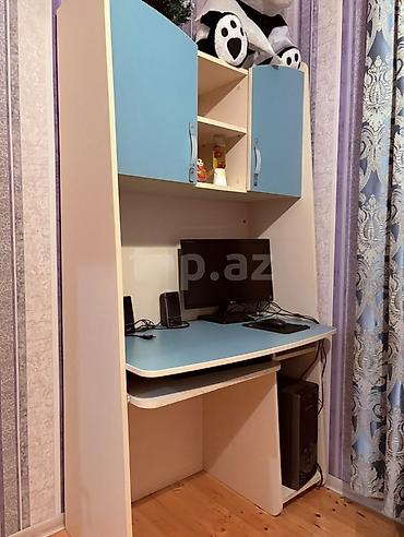 ikinci el stollar: Komputer və ya yazı masası yeni kimidir bi problemi yoxdur ləkəsi — 1