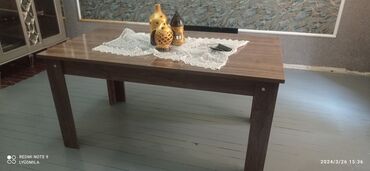 açılıb bağlanan stol: Qonaq masası, İşlənmiş, Açılan