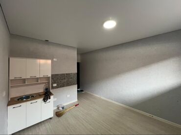 вторичное жилье: 1 комната, 18 м², Общежитие и гостиничного типа, Цокольный этаж этаж, Косметический ремонт