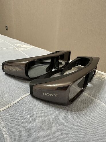 водяные очки: Две пары 3-D очков Sony TDG-BR100. Б/у в отличном качестве, в