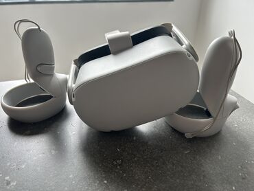 Другие VR очки: Oculus Meta quest 2 Немного пыльные, ремешок немного сломался, но