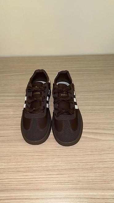 adidas velo: Məhsul: Unisex idman ayaqqabısı – qəhvəyi rəng Model ilhamı: “Samba” — 1
