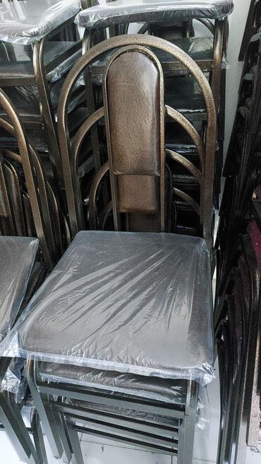 Masa və oturacaq dəstləri: Mətbəx üçün, Yeni, Açılmayan, Dördbucaq masa, 4 stul — 8