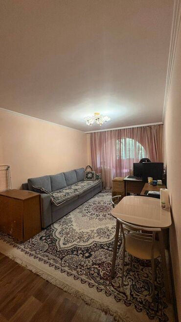 сдается квартира 7 микрорайон: 1 комната, 32 м², 104 серия, 1 этаж