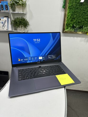 Ноутбуки: Ноутбук, 8 ГБ ОЗУ, Intel Core i3, 15.6 ", Б/у, Для несложных задач, память SSD