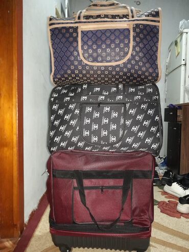 Çamadanlar: Səyahət üçün çanta və çamadan dəsti.Balacalar 10 manatdan 14 manata — 13