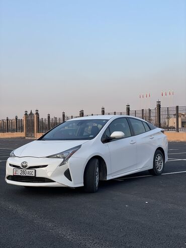 Toyota: Toyota Prius: 2018 г., 1.8 л, Вариатор, Гибрид, Хэтчбэк