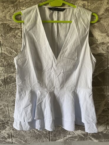 beli sako i crne pantalone: Shirt Zara, S (EU 36), color - White