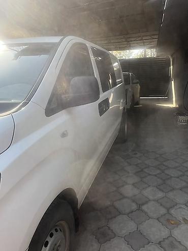 Hyundai: Hyundai H-1: 2011 г., 2.5 л, Механика, Дизель, Минивэн — 3