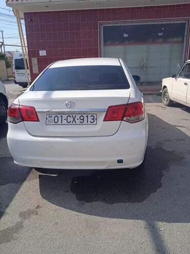 Great Wall: Great Wall : 1.5 l | 2014 il 350000 km Sedan