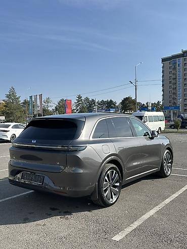byd plus: Lixiang L6: 2025 г., 1.5 л, Автомат, Гибрид, Кроссовер — 6