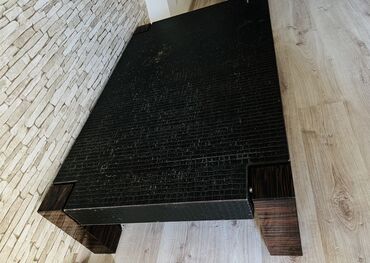 Sifarişlə taburetkalar: Dördbucaq masa, Açılmayan, Təkərsiz