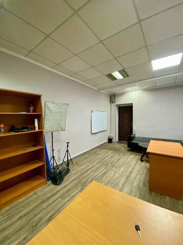 куплю дом под офис: Продаю Офис 24 м², С ремонтом, С мебелью, Административное здание, 5 этаж