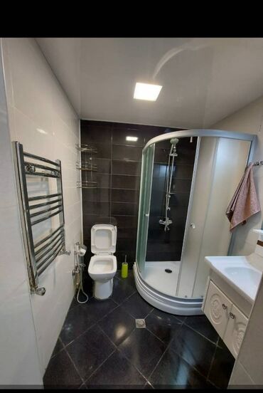 Uzunmüddətli kirayə mənzillər: Həzi Aslanov metrosunun çıxışında 18 mertebeli binanın 17-ci — 3