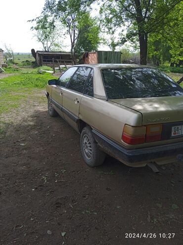 Audi 100: 1986 г., 1.8 л, Механика, Бензин