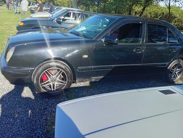 w202 suretler qutusu: Mercedes-Benz A 210: 2.4 l | 1999 il Sedan