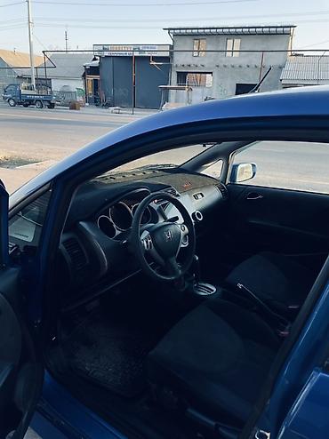 Honda: Honda Jazz: 2008 г., 1.5 л, Робот, Бензин, Хэтчбэк at lalafo.kg — 8 Honda: Honda Jazz: 2008 г., 1.5 л, Робот, Бензин, Хэтчбэк — 8