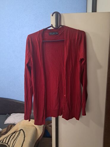 red burberry shirts: M (EU 38), Cotton, Buckle, Single-colored