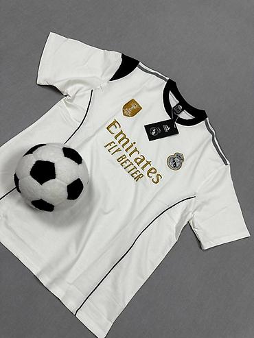 Эркектер кийими: Футбольная игровая футболка Real Madrid с коротким рукавом. - Цвет — 1