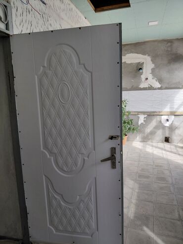 Тарелки: Məhsul: Dəmir giriş qapıları (2 ədəd) - Material: tam metall