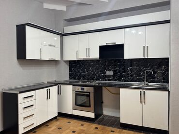 Masalar və oturacaqlar: *MƏTBƏX mebeli 550₼ TƏCİLİ SATILIR*‼️ ÖLÇÜ:-2.1*3.5 ÜZƏRİNDƏ