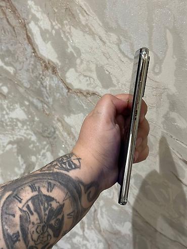 android monitor kredit: Xiaomi Redmi smartfon - Model: Redmi (arxa hissədə “Redmi” loqosu — 2