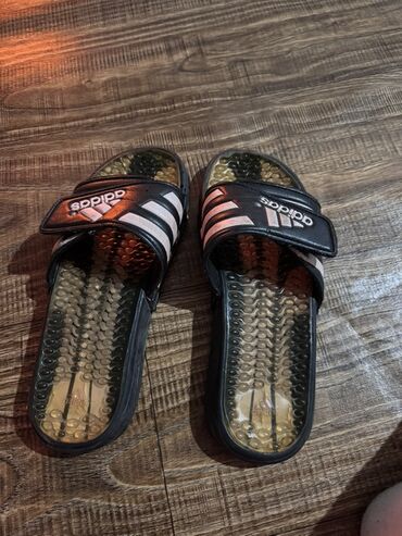 шлепанцы мужские: Мужские сандалии, 40, Adidas, Б/у, цвет - Черный