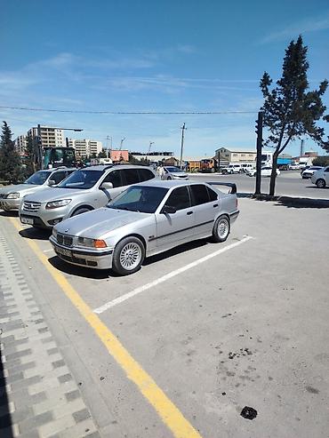BMW: BMW 3 Series E36 sedan - Kuzov: sedan, gümüşü rəng - Mühərrik və — 7