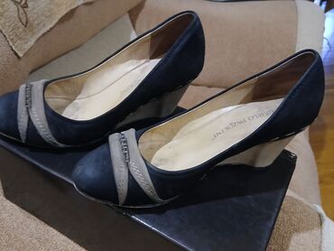 женские туфли на танкетке: Qadın ayaqqabısı – Carlo Pazolini - Model: klassik qapalı burun