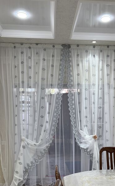 штора для ванной: Продам дверные турецкие шторы новые ! 
Длина 270 ширина 3,50 каждая