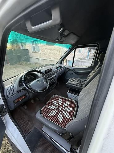 mazda 323 2003: Легкий грузовик, Mercedes-Benz, Стандарт, 3 т, Б/у — 4