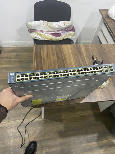 Serverlər: Kommutator cisco 3560