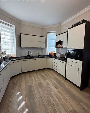 в асанбае: 250 м², 6 комнат и более, Южная Магистраль — 3