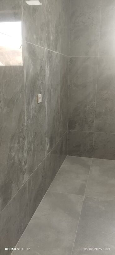 Укладка плитки: Подготовка стен для грунтовки, Резка плитки, Гидроизоляционные работы | Керамическая плитка, Керамогранитая плитка, Зеркальная плитка | Раскладка в разбежку, Вертикальная укладка, Диагональная укладка Больше 6 лет опыта — 4