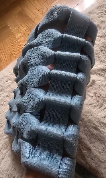 Torbe: BALLY prelepa torba sa prorezima. Dno je od kože kao i ručke, a torba — 6