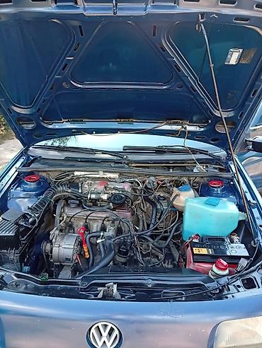 Volkswagen Passat: 1988 г., 1.8 л, Кол менен иштөөчү, Бензин, Универсал — 2
