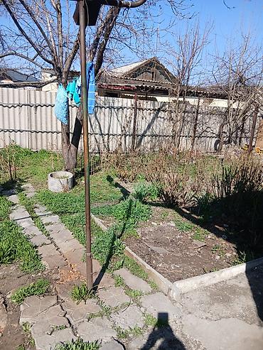 Продажа полдома: Продам пол дома,в доме на два хозяина. Отдельный двор. Площадь 92кв.м — 5
