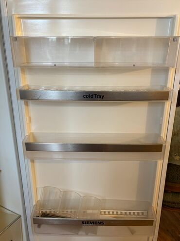 Soyuducular: İşlənmiş 2 qapılı Siemens Soyuducu Satılır, rəng - Ağ, Təkərli — 4