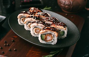 Готовые блюда, кулинария: Сеты суши и роллов - Ассорти роллов: классические, запечённые и с — 37