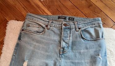 nepromocive torbe: Farmerke pull&bear vel.L
Poluobim struka 40-46
Duzina 104 — 2