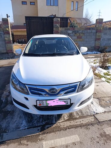 Другие автоуслуги: Сдаю в аренду BYD e5 электромобиль 2019 года. Аренда в сутки 1 800