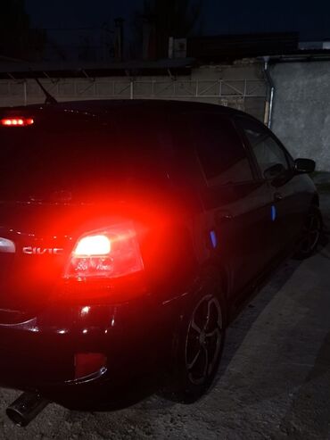 хонда свик 2001: Honda Civic: 2001 г., 1.4 л, Механика, Бензин, Хэтчбэк