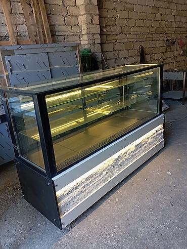 Soyuducu vitrinləri: Şirniyyat və qəlyanaltılar üçün soyuducu vitrinlər Məhsul təsviri: - — 16