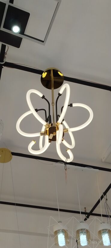 Çılçıraq, 10 və daha çox lampa, Metal