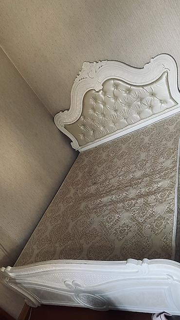кухини мебел: Двуспальная кровать, Б/у, С матрасом, длина - 220 см — 2