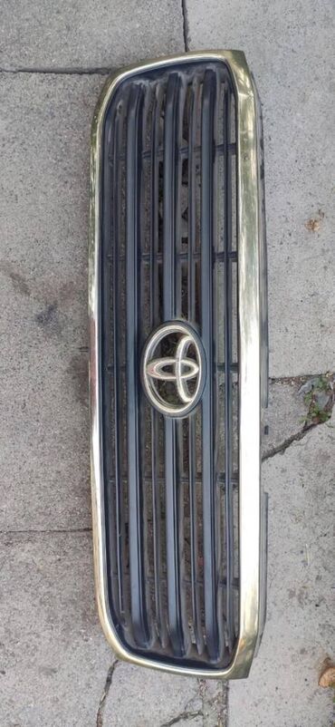 Решетки радиатора: Решетка радиатора Toyota 2002 г., Б/у, Оригинал