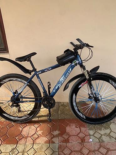 велосипед куб: Velosim dağ tipli velosiped. Mavi-qara rəngdə çərçivəyə malikdir. Ön — 6
