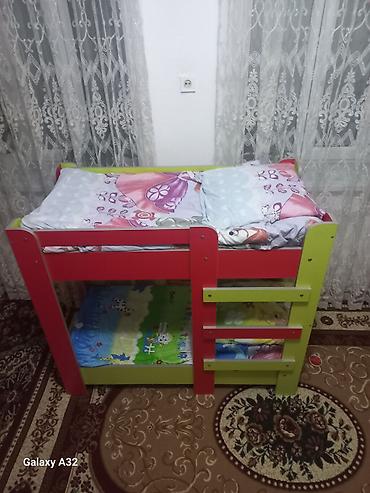 cybex beezy: Двухъярусная детская кровать, Б/у, ЛДСП — 1