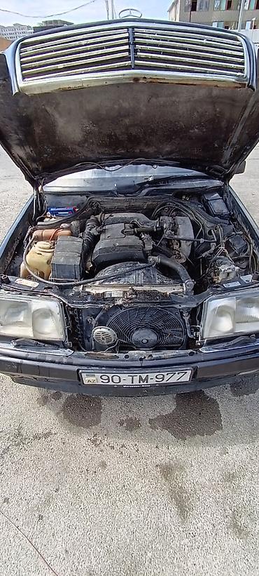 mercedes 180 b: Mercedes-Benz E 220: 2.2 l | 1994 il Sedan — 7